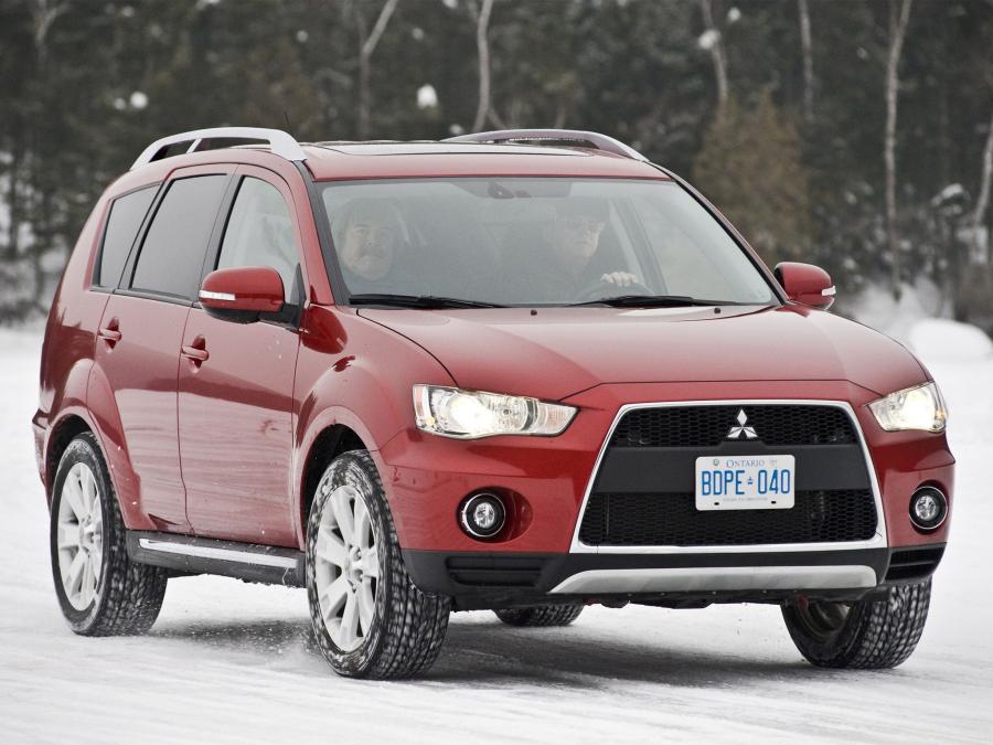  Mitsubishi Outlander 2009 года  (US) (фото 10 из 41)